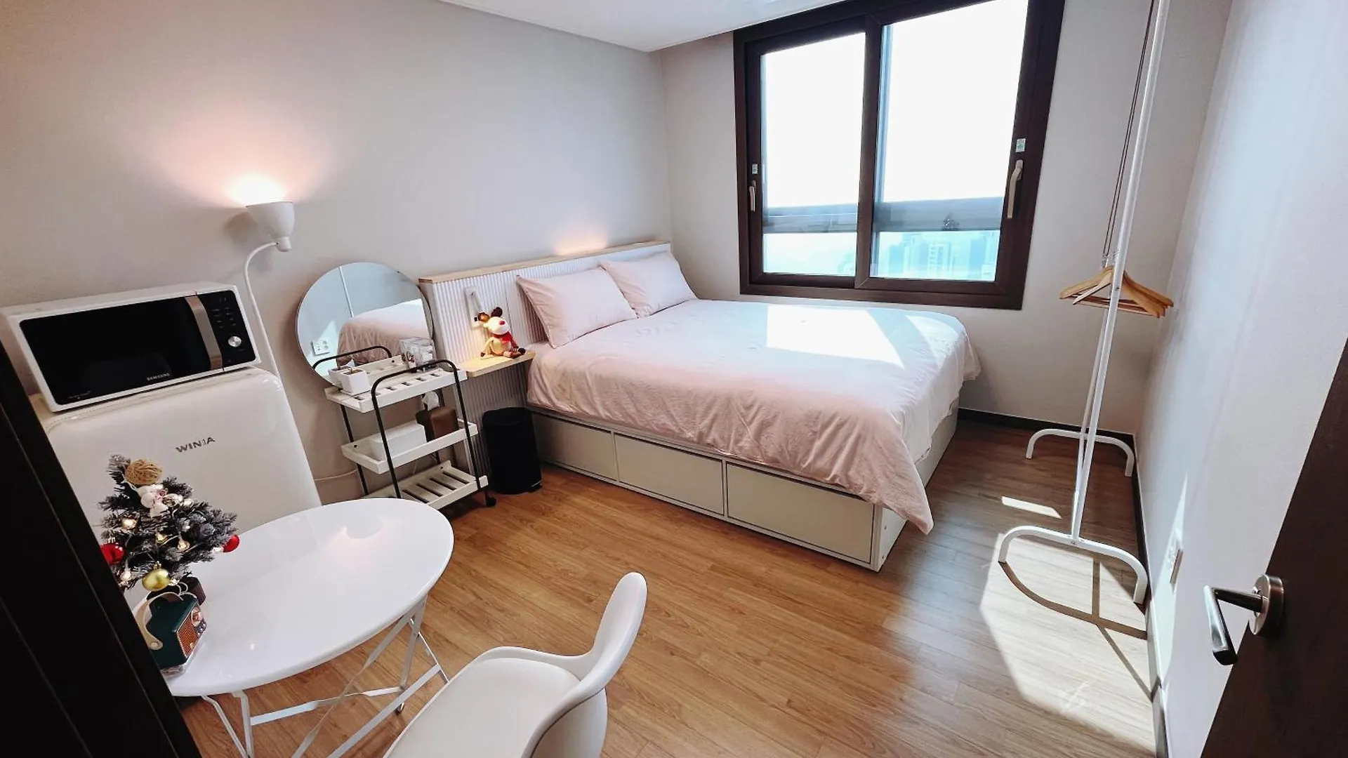 Sunset View - Women Only Bed & Breakfast Incheon 0*,  South Korea